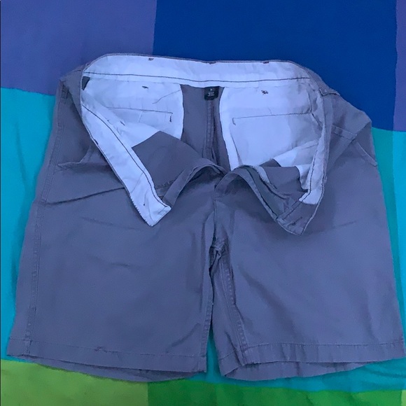 Gray cargo shorts - Picture 3 of 4